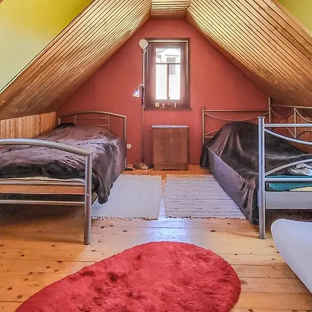 3 Bedroom Awesome In Saalfeld Holiday home