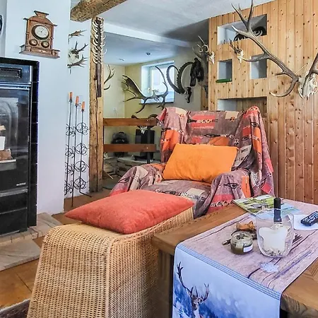 3 Bedroom Awesome In Saalfeld Holiday home Saalfeld Saale
