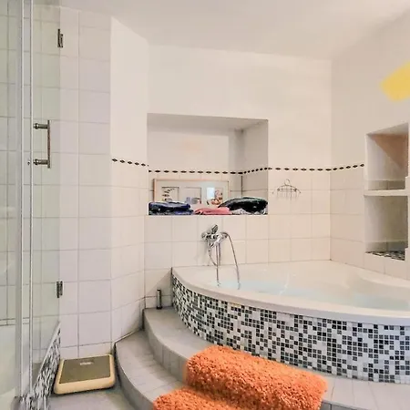 3 Bedroom Awesome In Saalfeld *